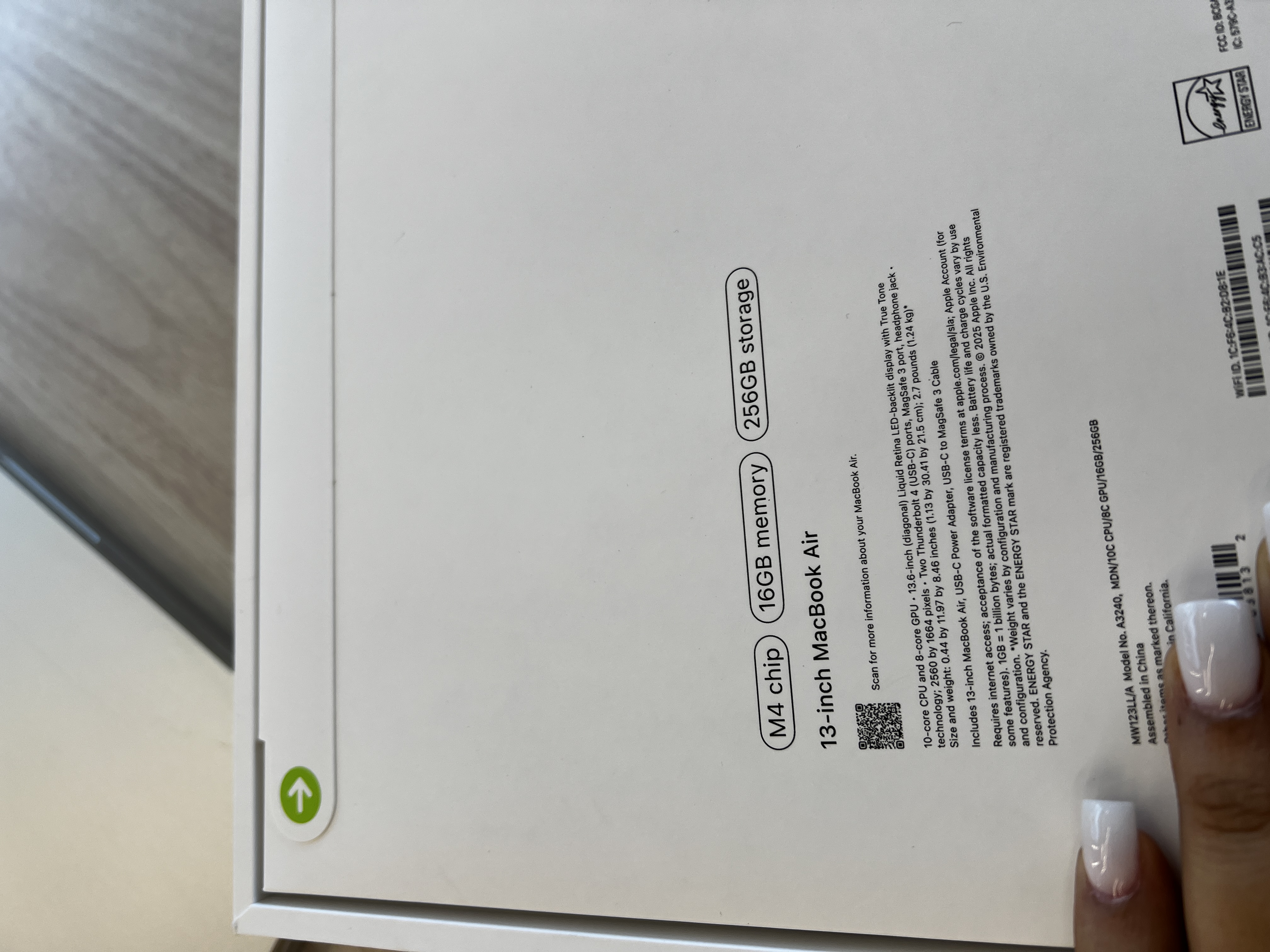 computadoras y laptops - MACBOOK AIR 13'' M4 16GB RAM 256GB SSD SELLADA 2