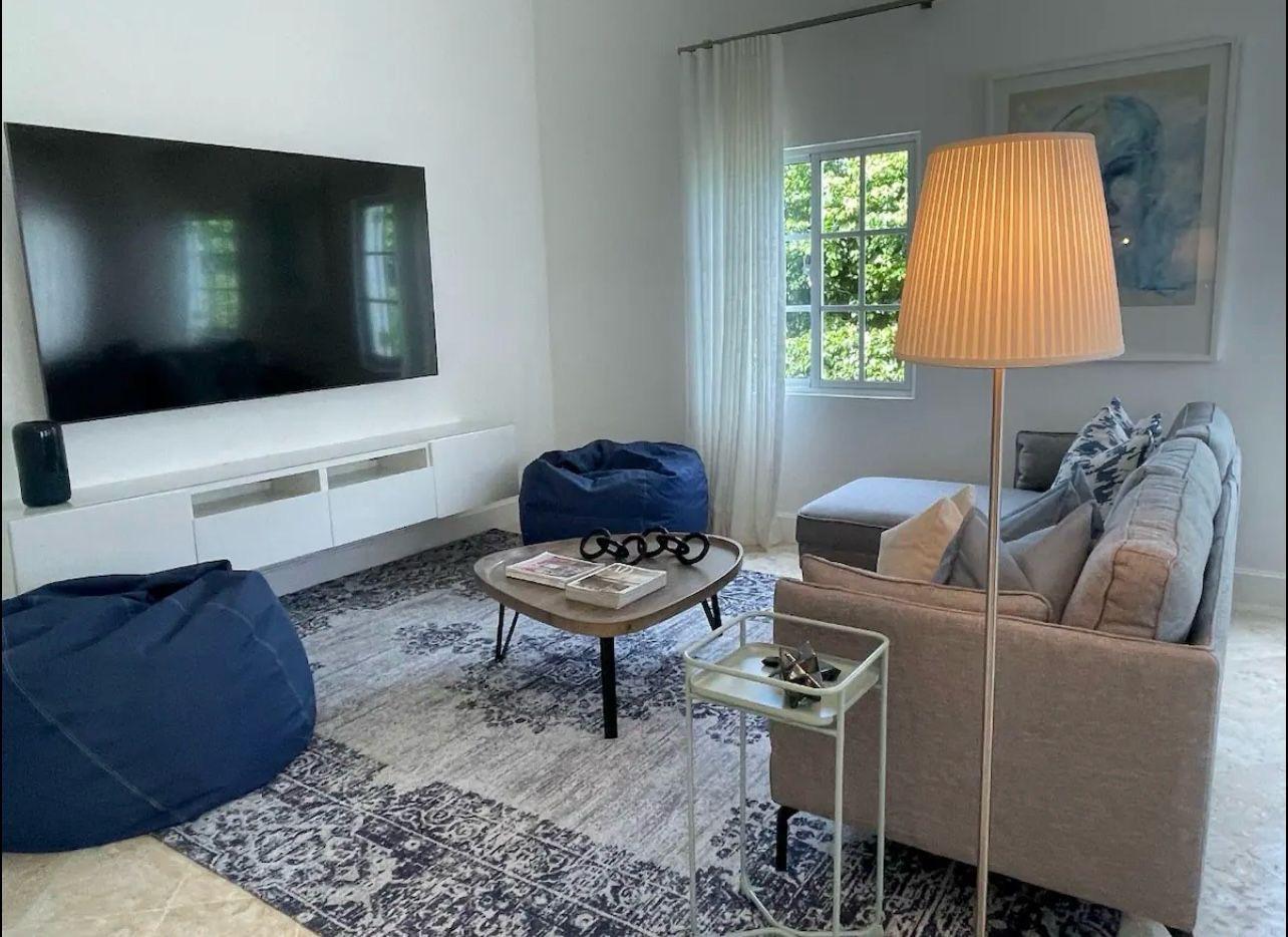 casas vacacionales y villas - Lujosa villa de 4 dormitorios en Punta Cana Village 9