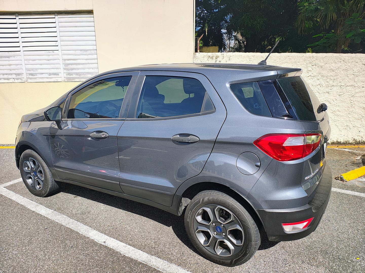 jeepetas y camionetas - Es un carro importado. Unico dueno en El Pais.  1