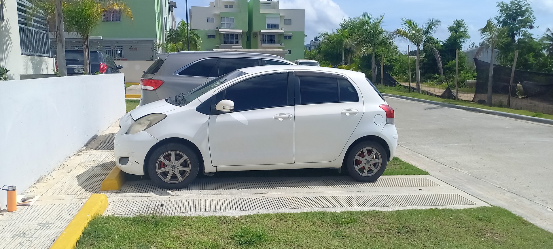 carros - Toyota vitz 2010 3