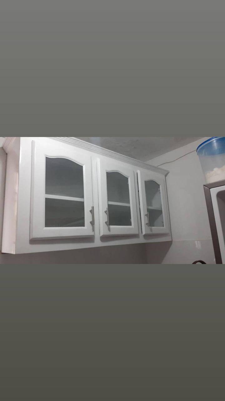 muebles y colchones - Gabinete blanco pequeño de cocina  0