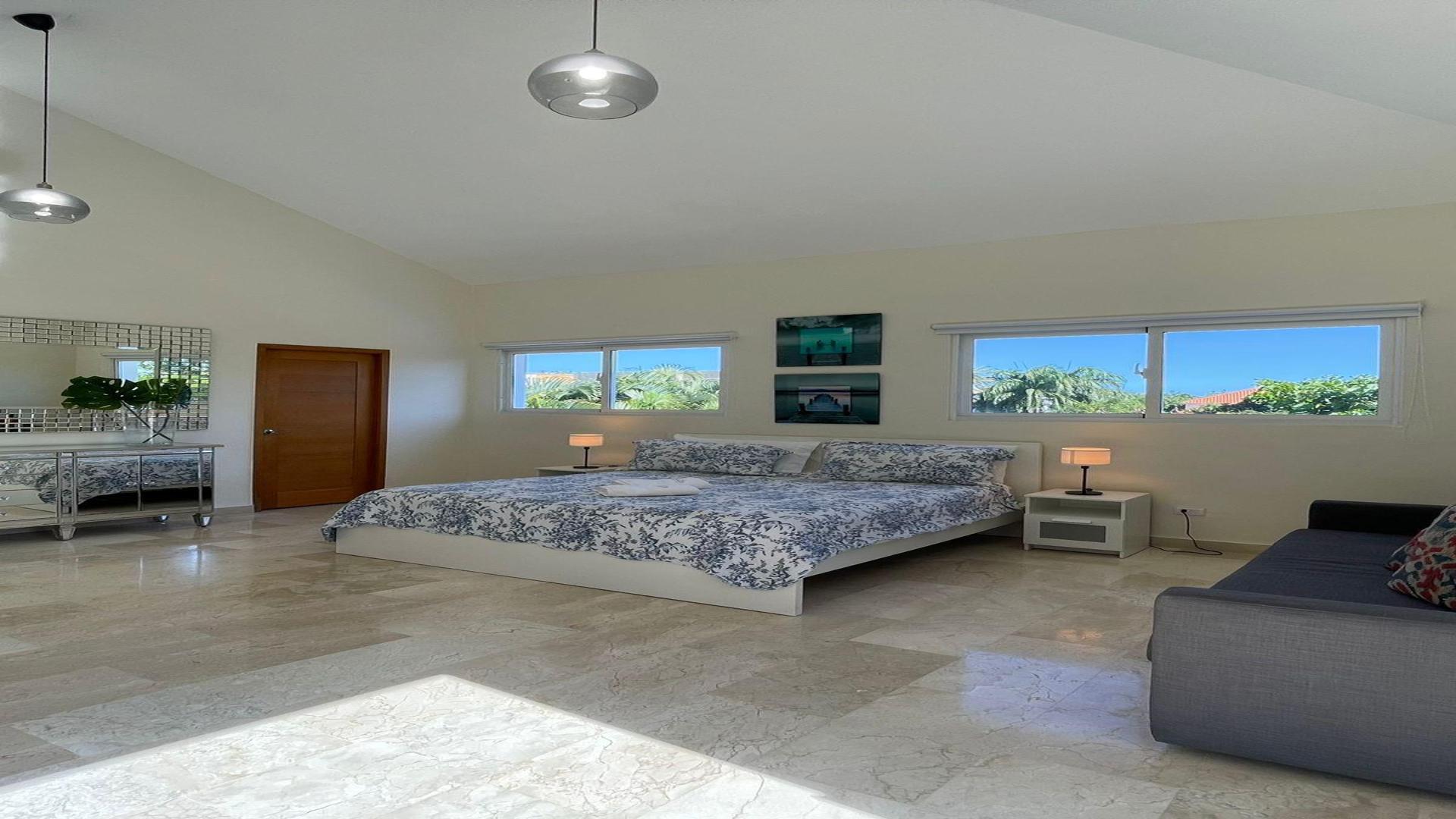 casas vacacionales y villas - VENDO ESPECTACULAR VILLA EN JUAN DOLIO 9