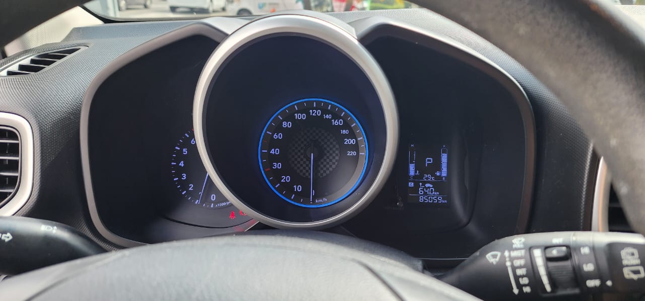 jeepetas y camionetas - Hyundai Venue 2020 – Excelente estado, full equipo
 5