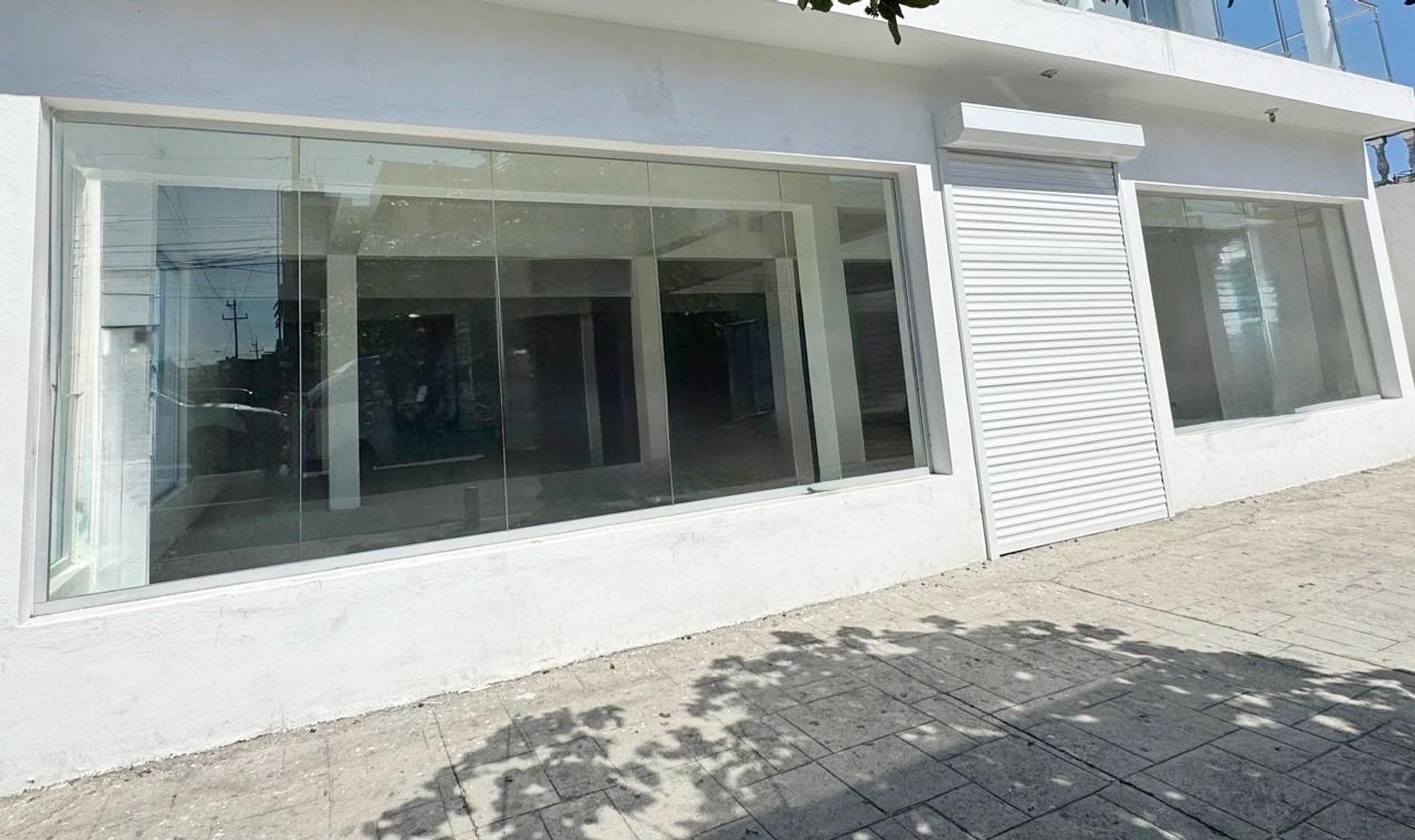 oficinas y locales comerciales - Loca ensanche Ozama 1