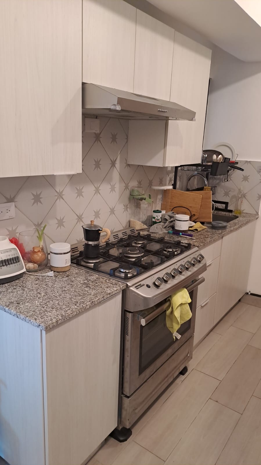 apartamentos - Apto amueblado 1 Hab + Estudio en Av Independencia 2