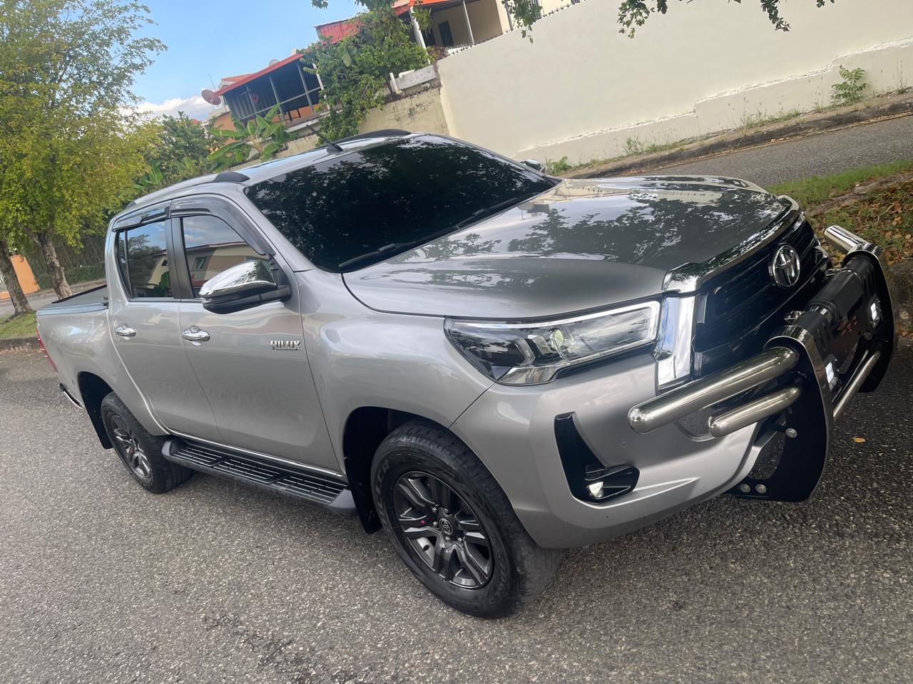 camiones y vehiculos pesados - VENDO HILUX LIMITED 2023 4