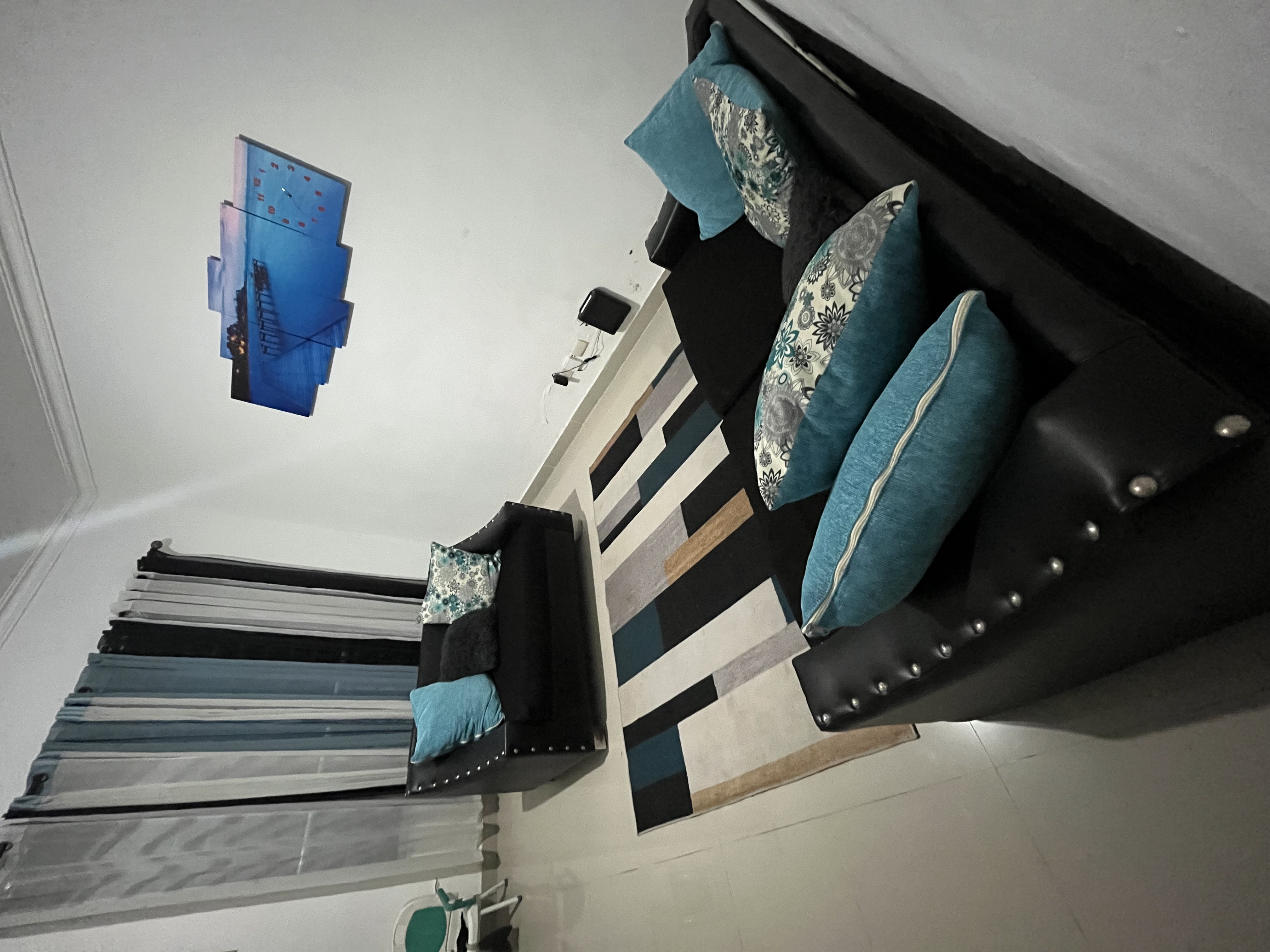 muebles y colchones - Juego de sala en venta (incluye alfombra y cortina 2