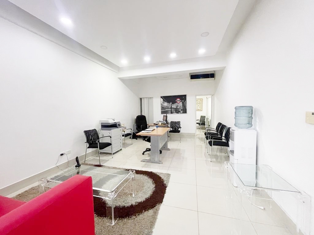 oficinas y locales comerciales - Local céntrico en Bella vista 1