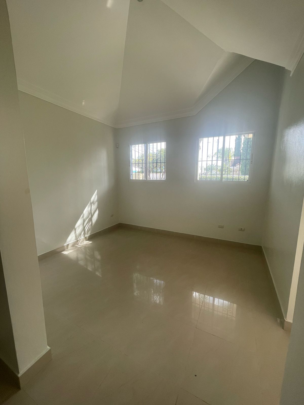 casas - CASA EN VENTA EN LOS RIELES DE GURABO. 9