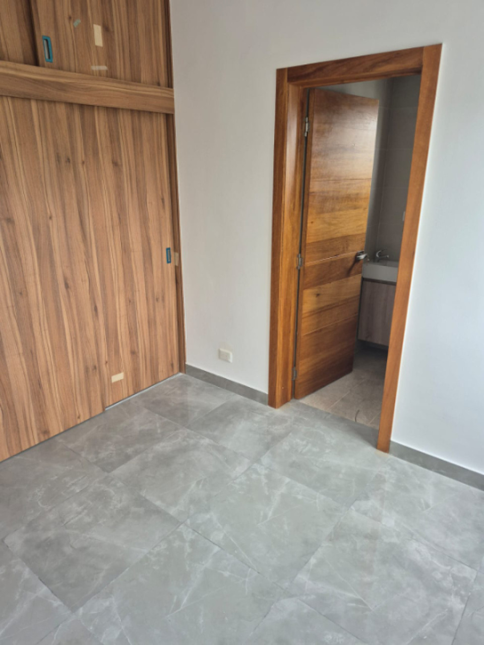 apartamentos - En venta hermoso apartamento en Renacimiento 4