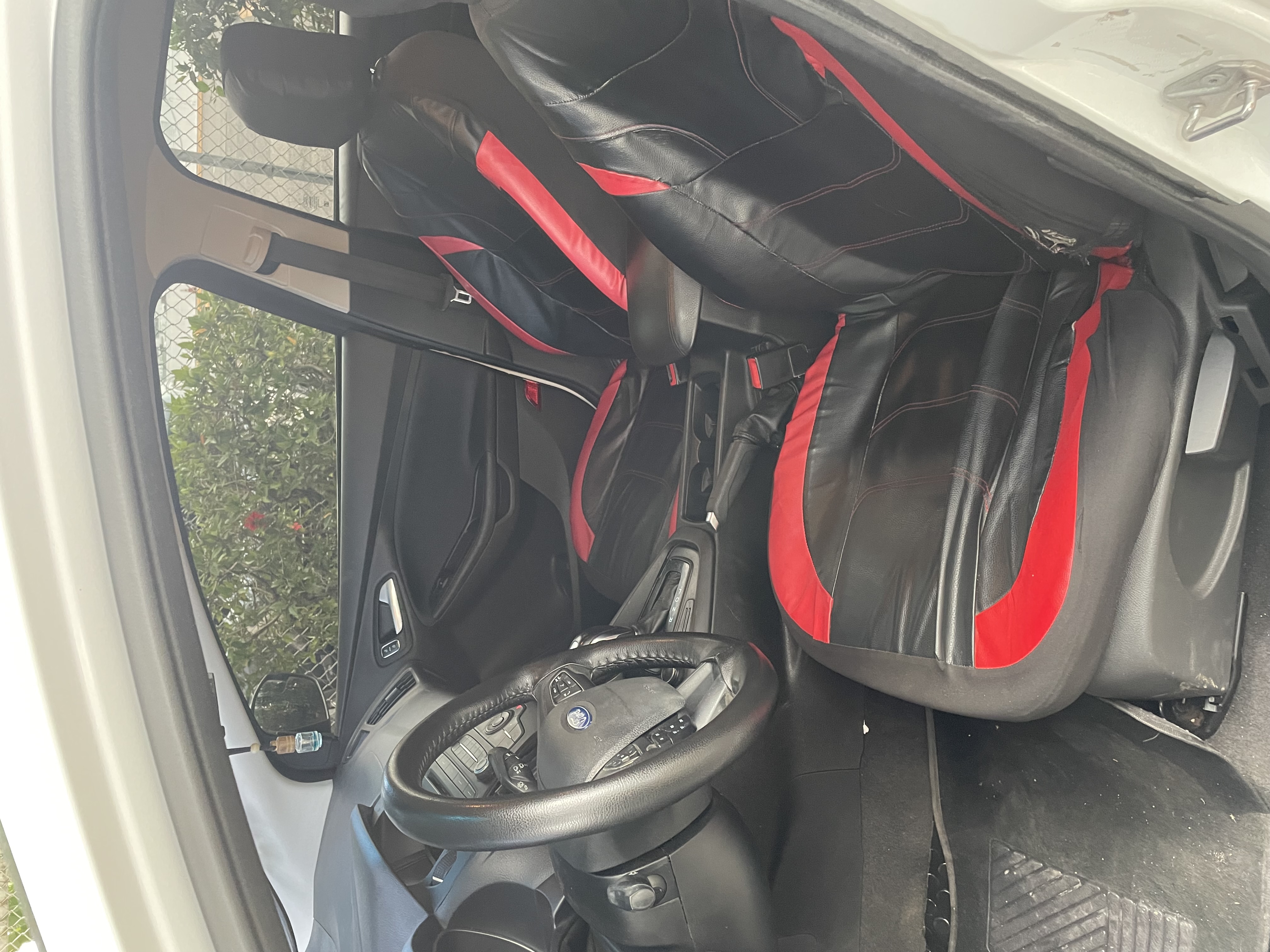 carros - Vendo por motivo de viaje. Ligeramente Negociable  3