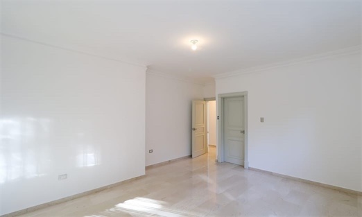 casas - Venta de hermosa casa de 523mts  en el Distrito nacional 5