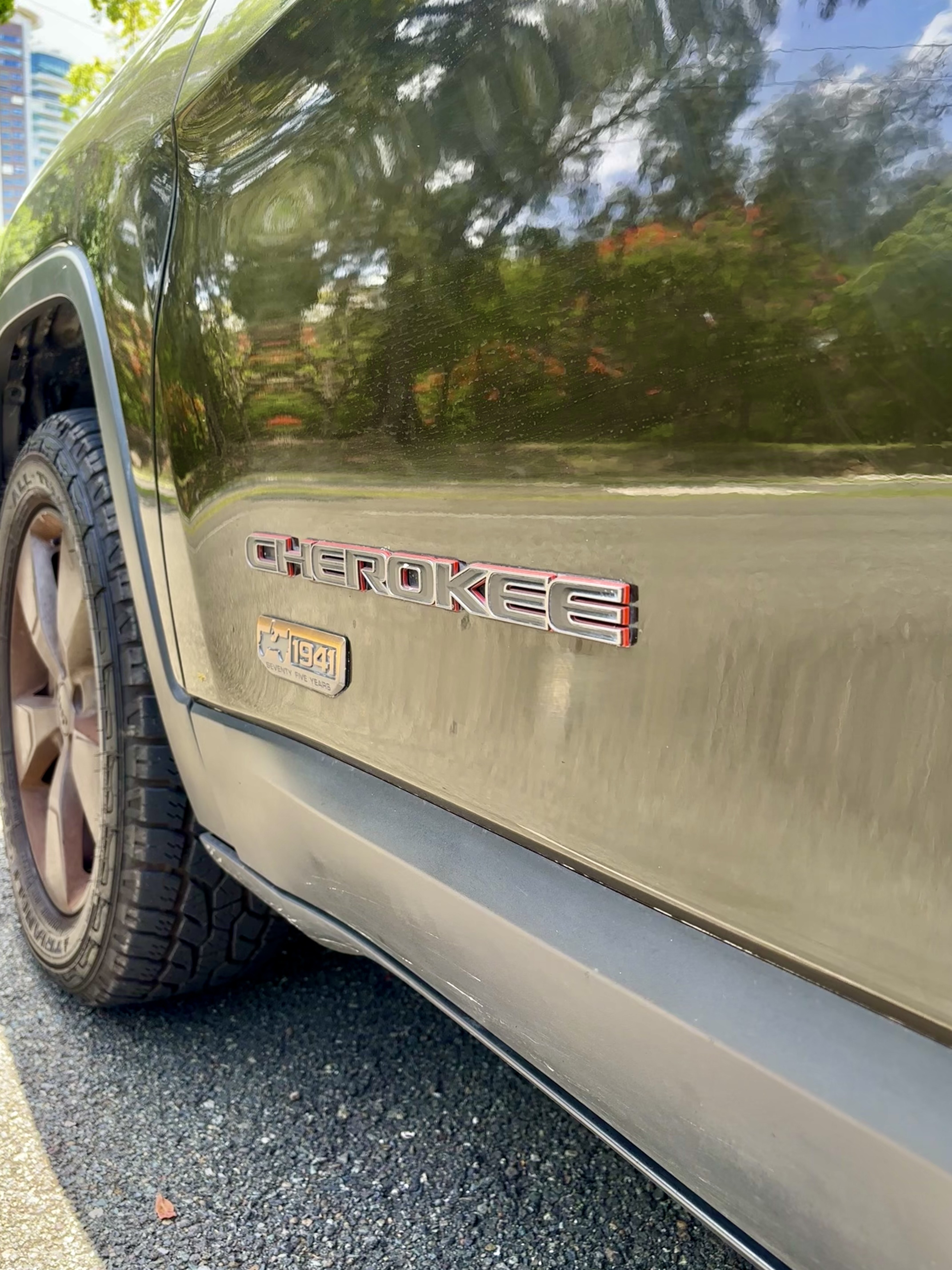 jeepetas y camionetas - Jeep Cherokee KL 75 aniversario 2016 9