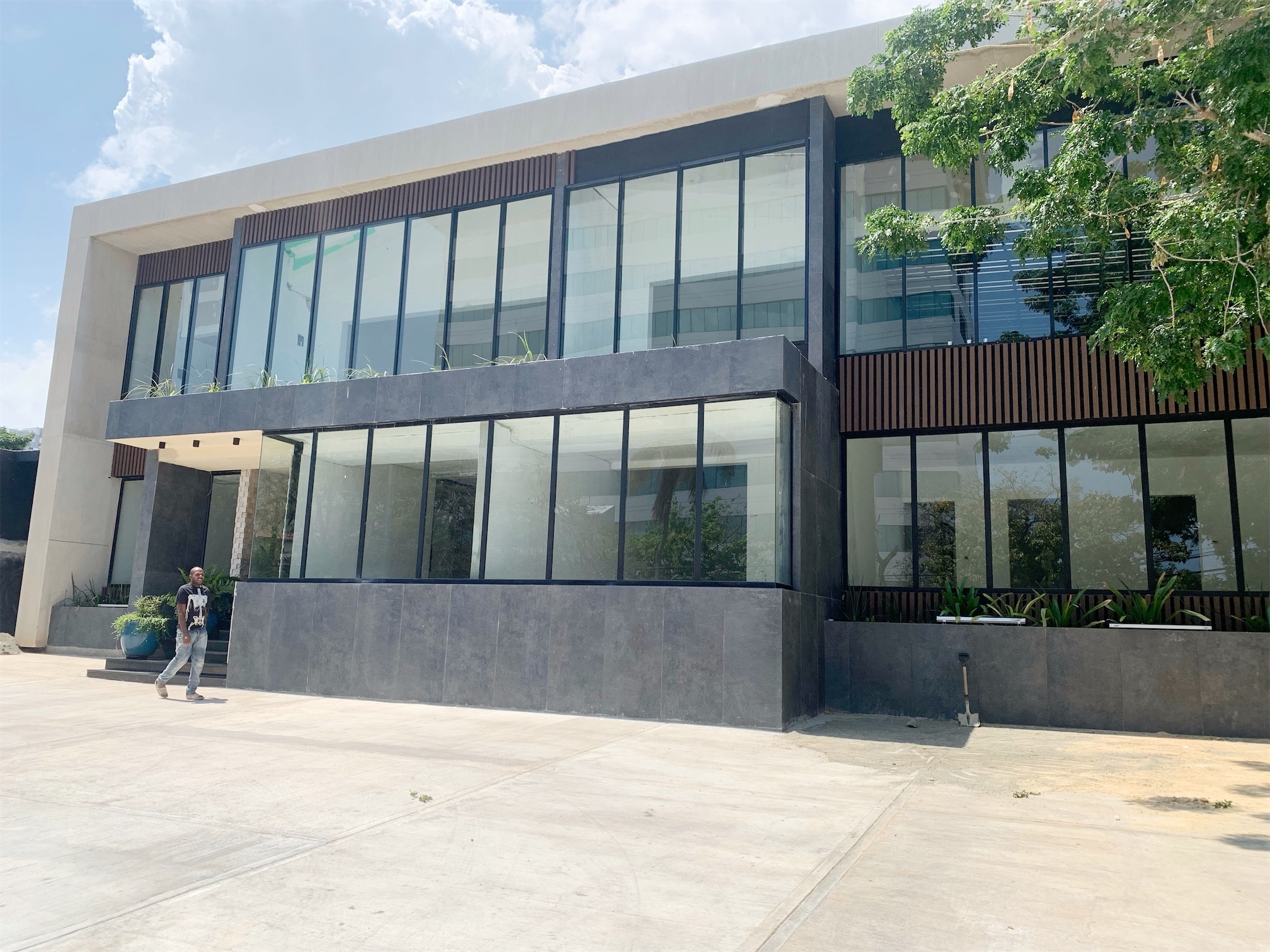 oficinas y locales comerciales - Local comercial moderno  1