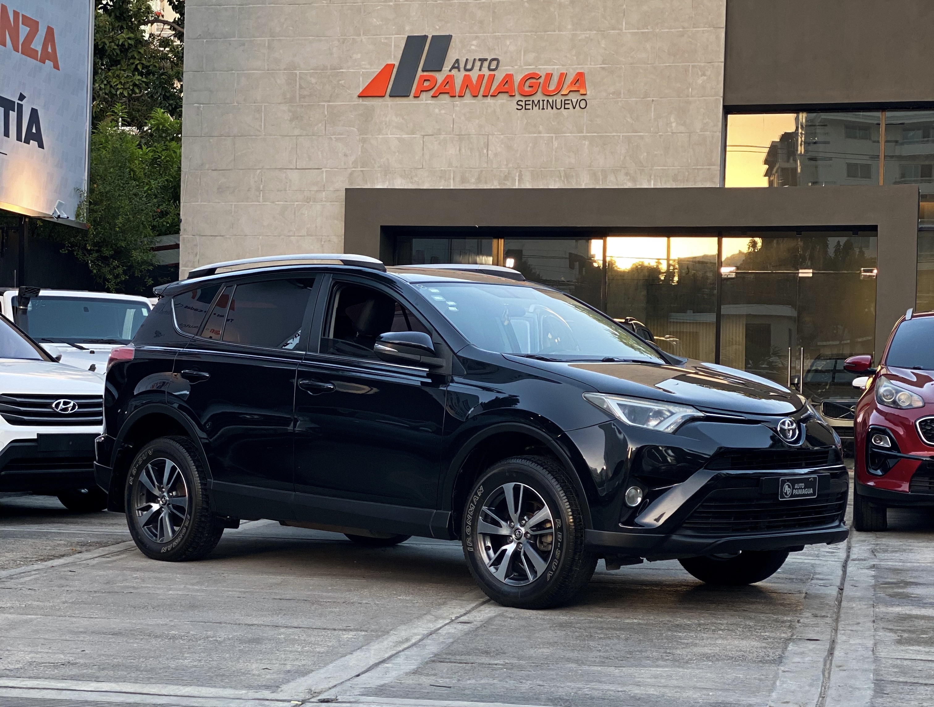 jeepetas y camionetas - Toyota Rav4 2019 vehículo de la casa  0