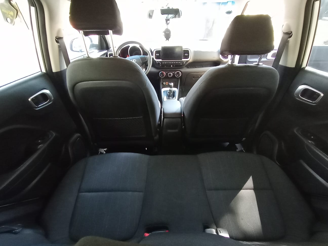 jeepetas y camionetas - Hyundai Venue 2020 – Excelente estado, full equipo
 6