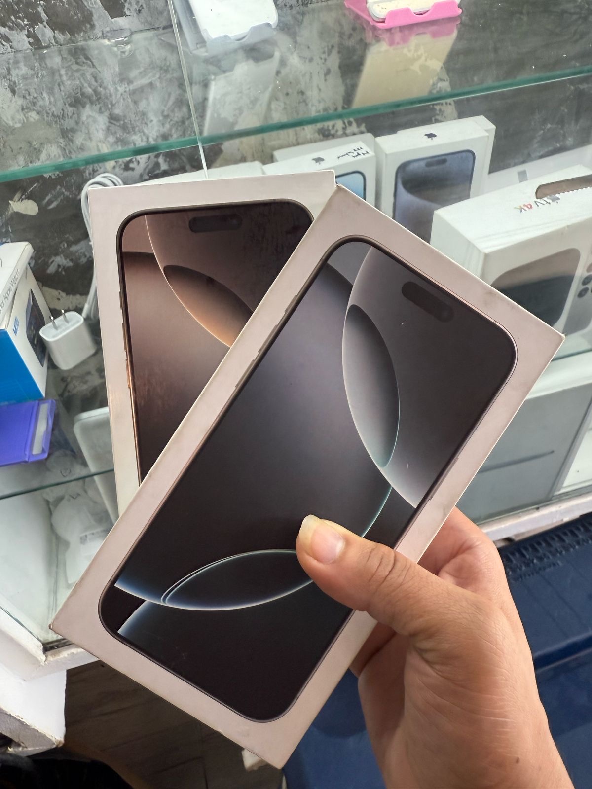 celulares y tabletas - iPhone 16 pro Max  0