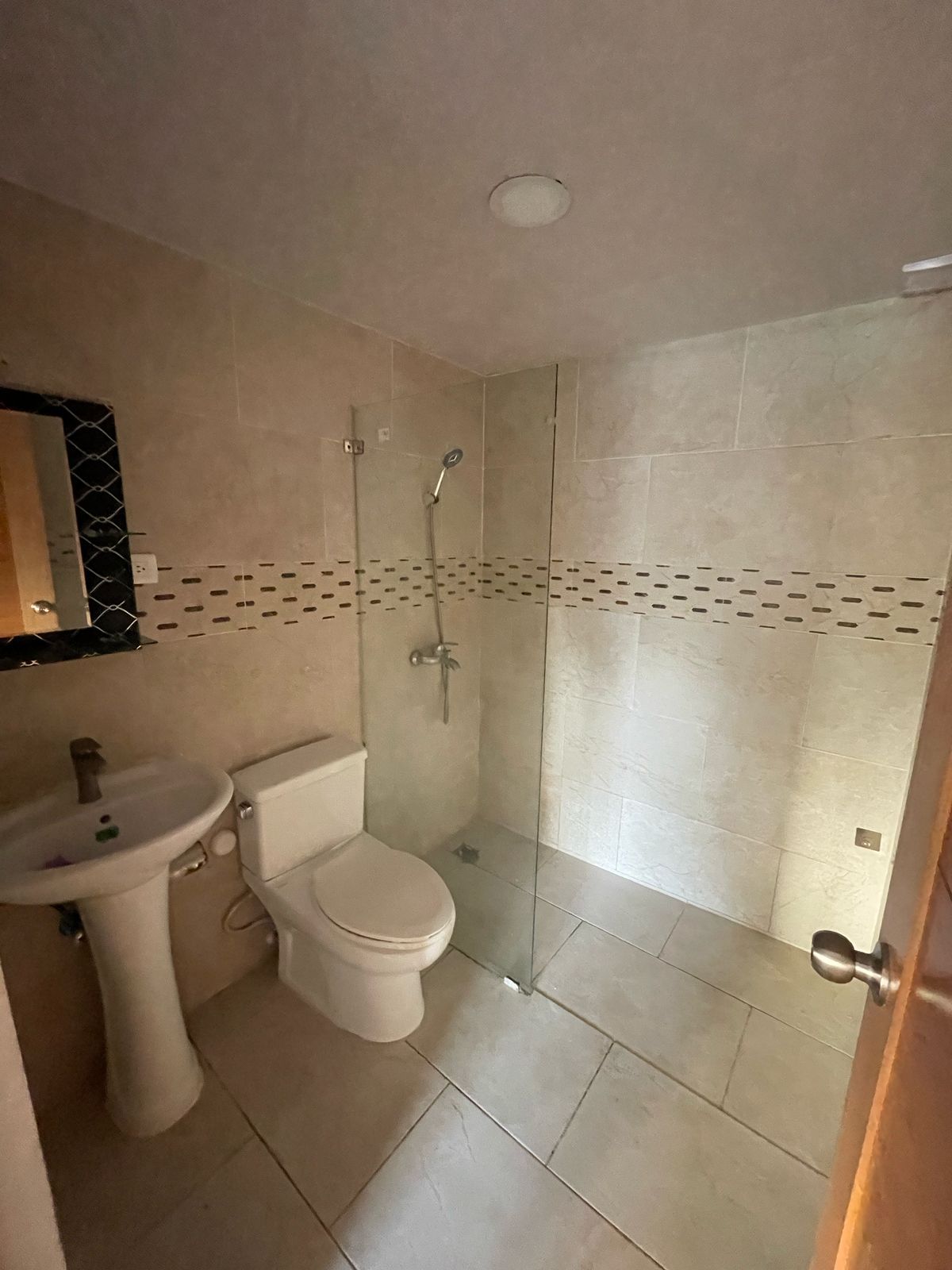 apartamentos - Apartamento en alquiler en Tropical del Este 9