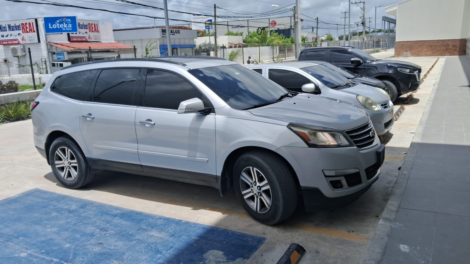 jeepetas y camionetas - chevrolet traverse 2017  3