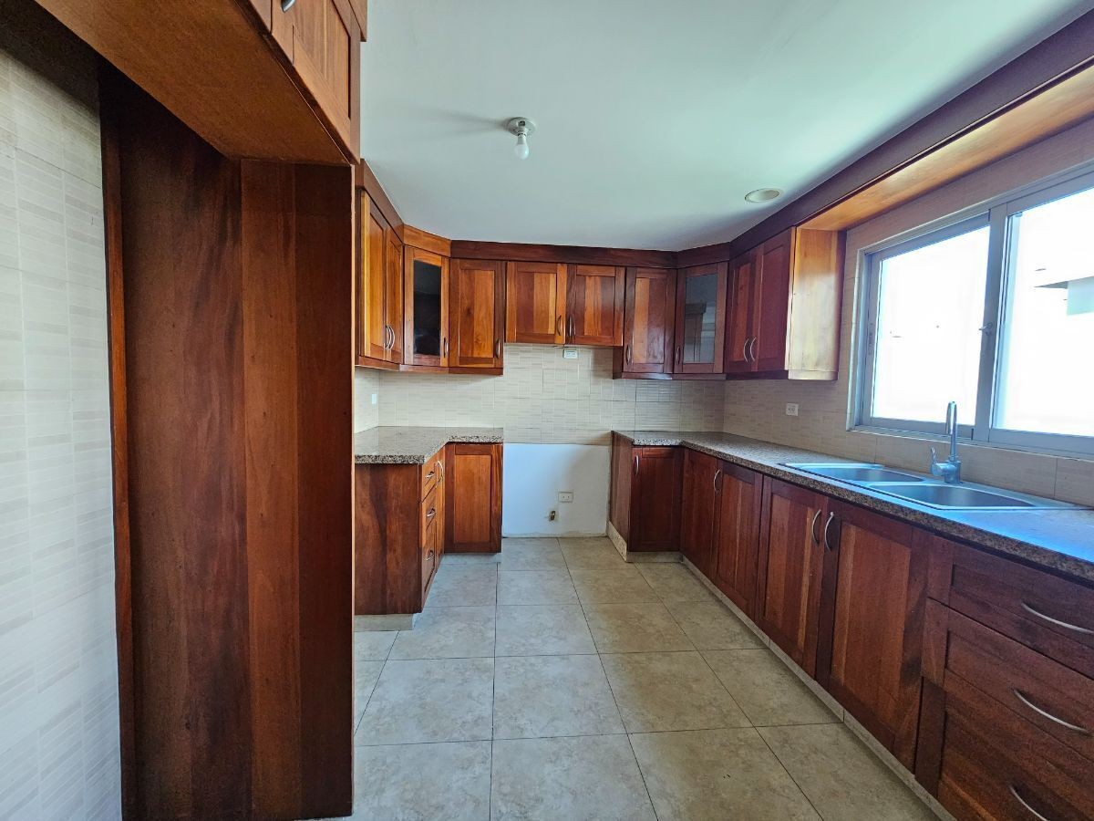 apartamentos - Se vende y se alquila  apartamento en el Naco 
 7