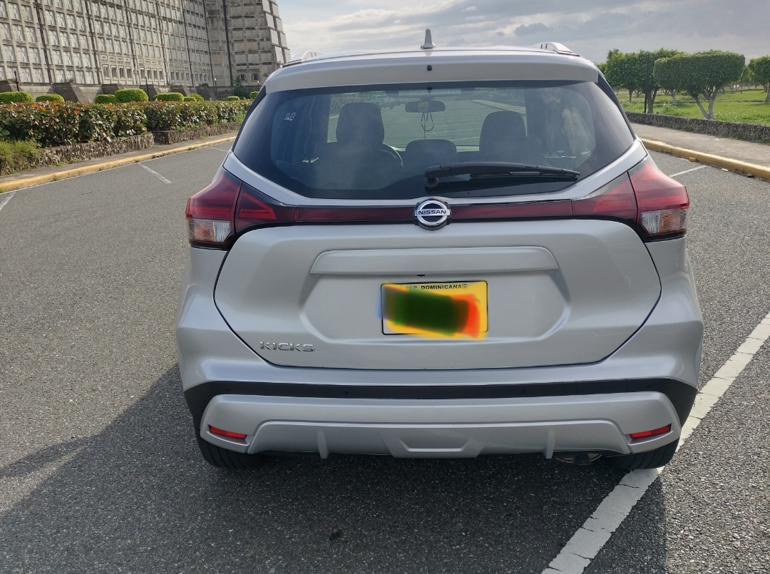 jeepetas y camionetas - Nissan kicks exclusive financiamiento disponible  5