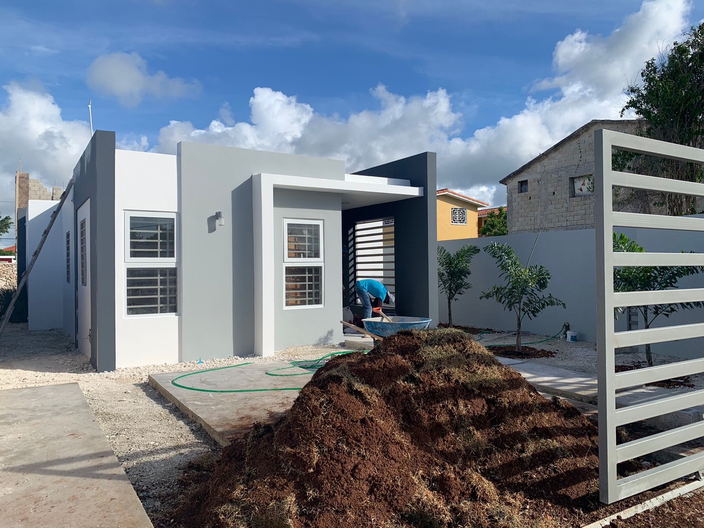 casas - Venta de Villa de un nivel 250mts en punta cana zona turística  2