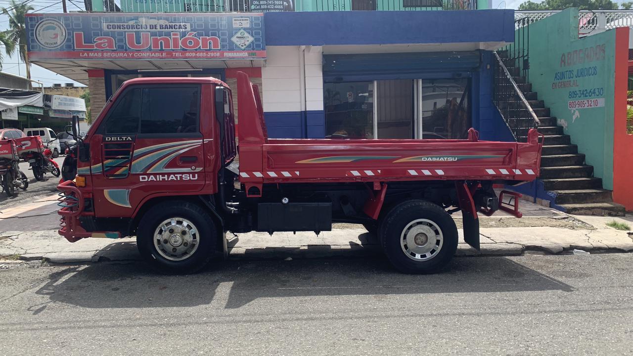 camiones y vehiculos pesados - Vendo Camion Daihatsu  4