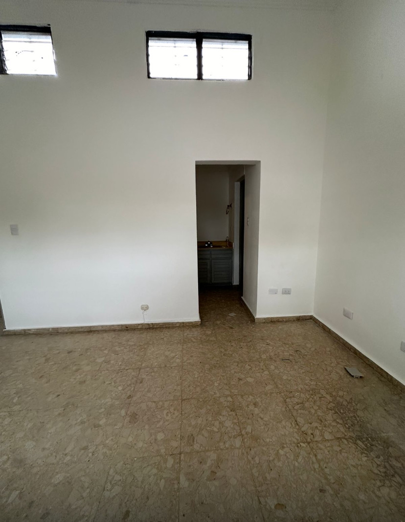 oficinas y locales comerciales - se alquila casa  7
