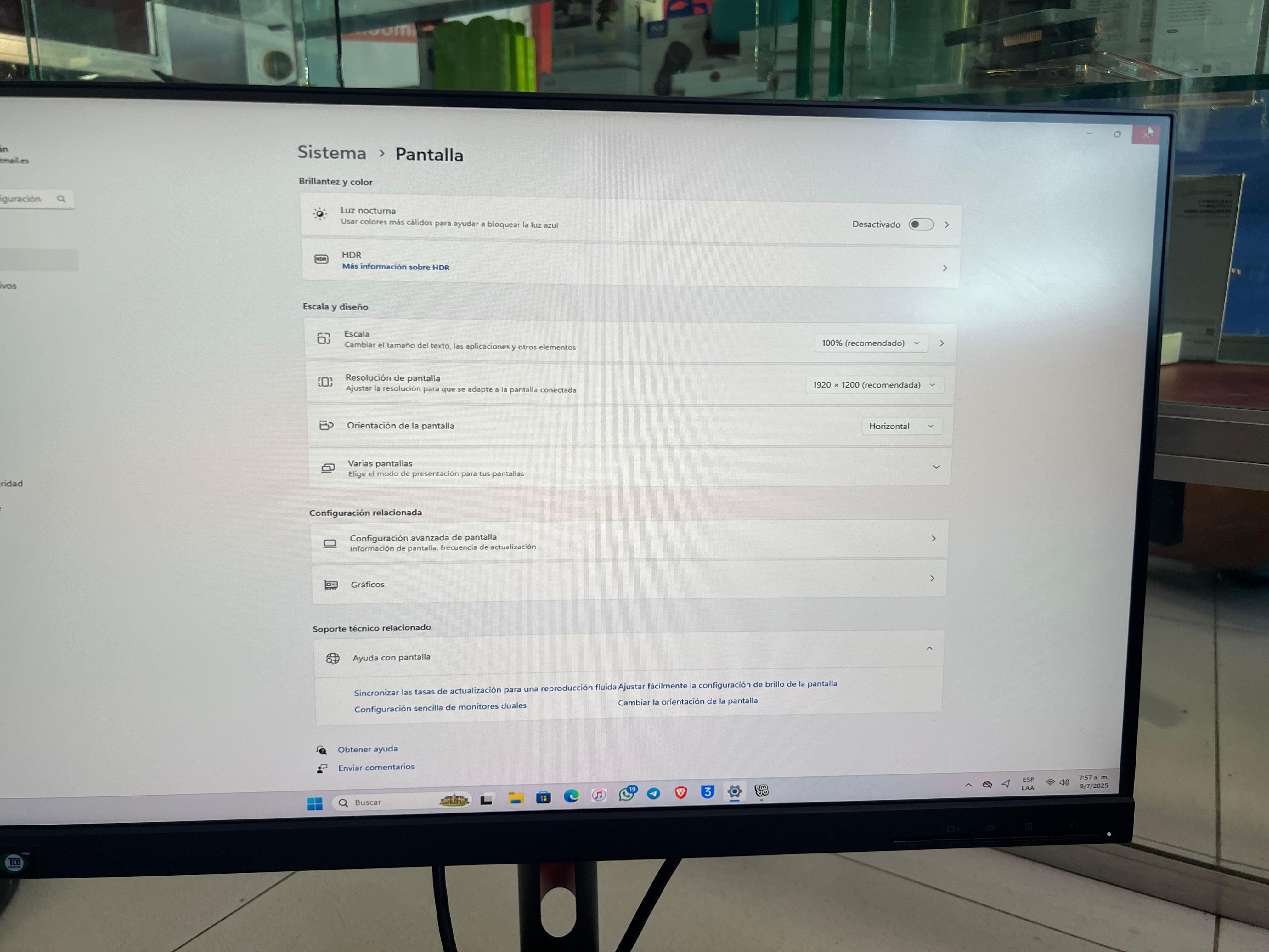 computadoras y laptops - MONITORES SIN DORDES LENOVO 4