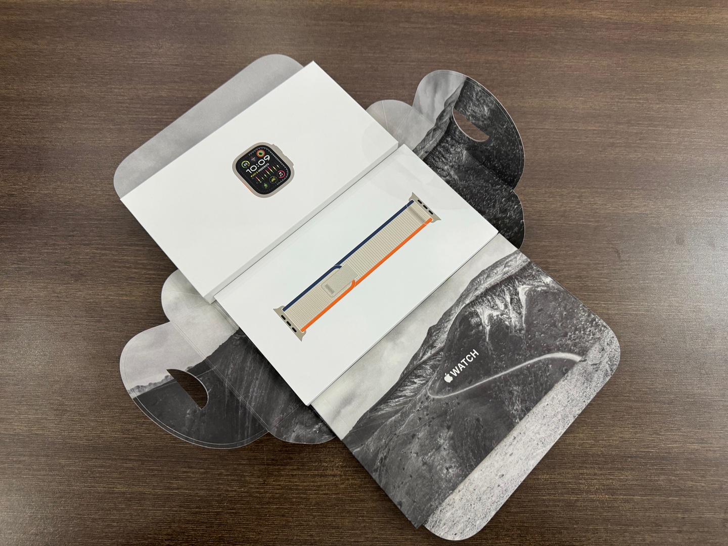 otros electronicos - Apple Watch Ultra 2 49mm Titanium Orange, Beige TL M/L Nuevos, RD$ 42,900 NEG 2
