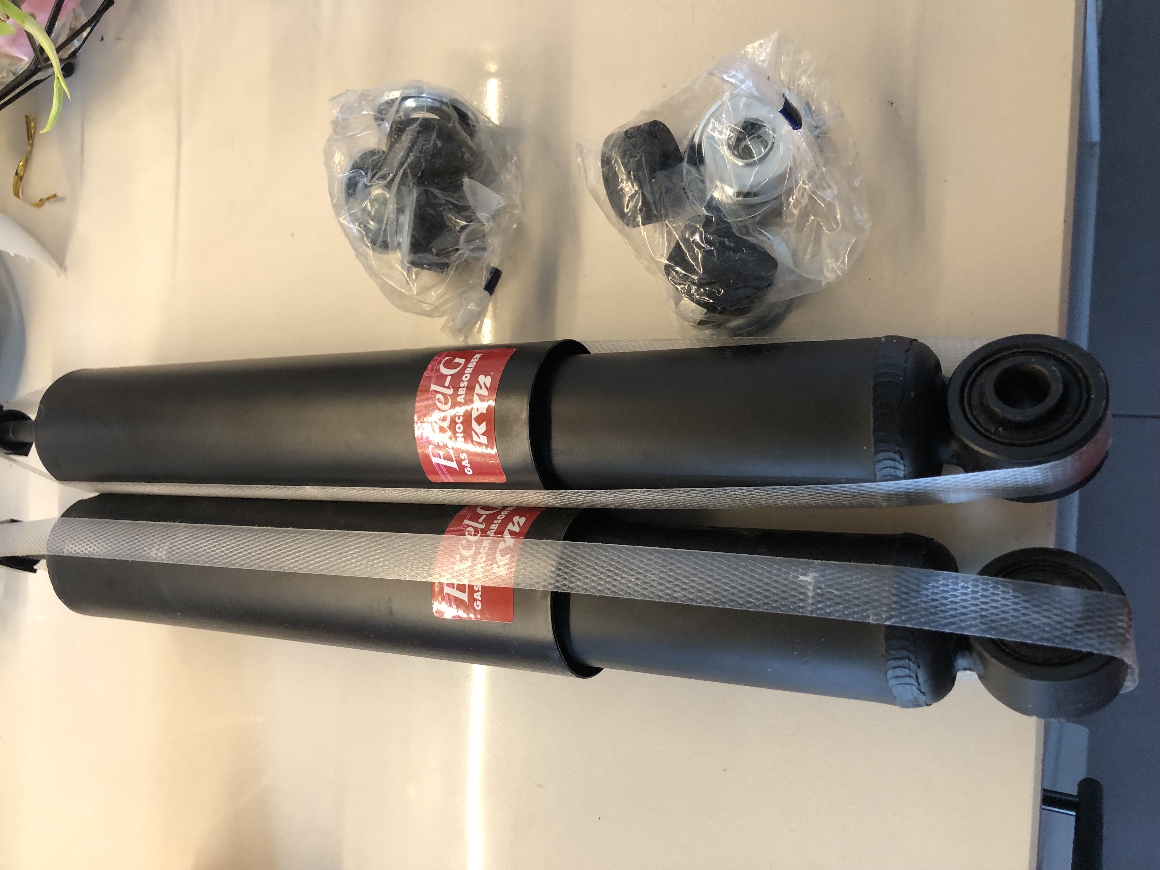 repuestos - Amortiguadores traseros KYB 3439010 para Tacoma