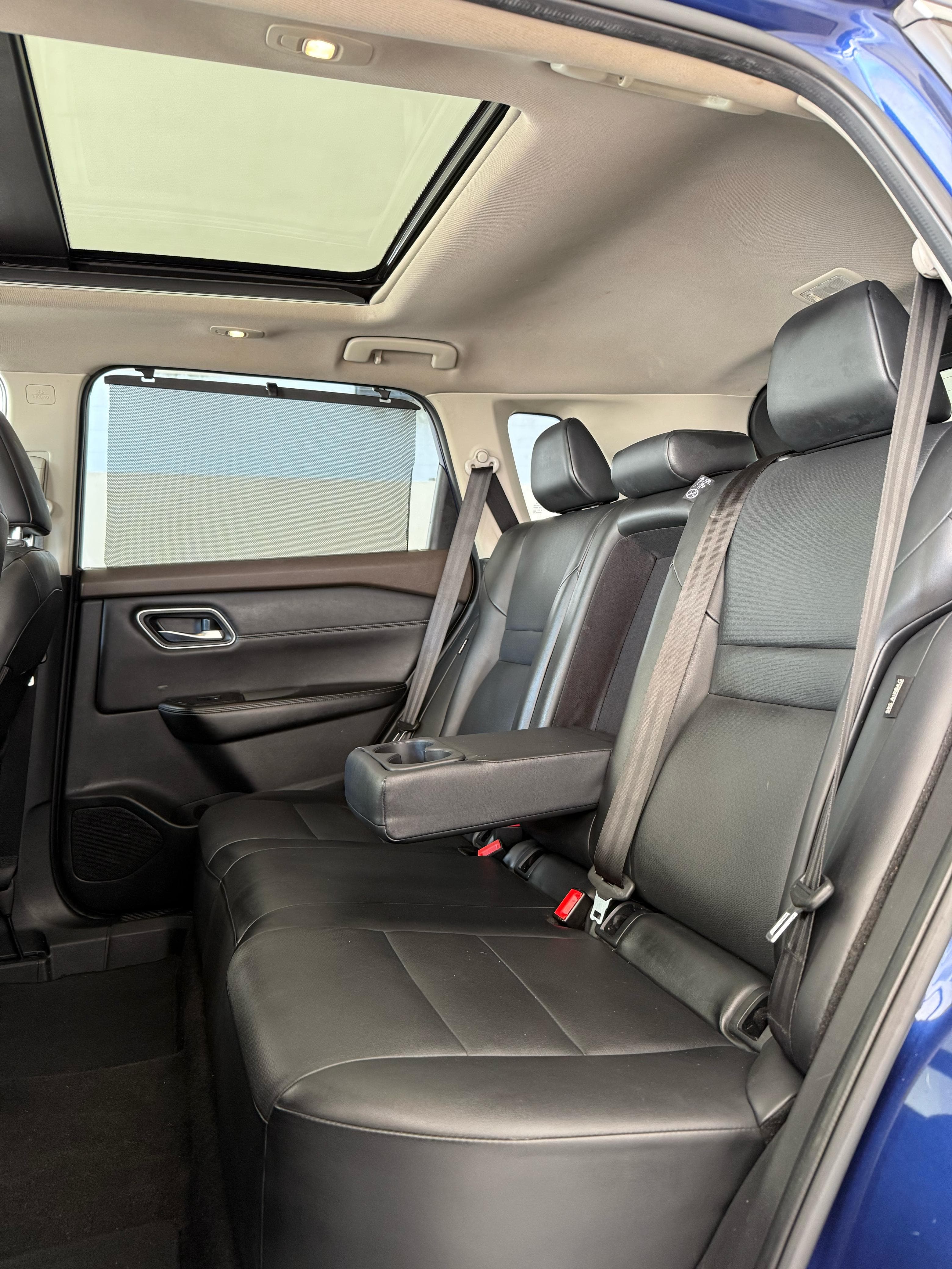 jeepetas y camionetas - SE VENDE NISSAN ROGUE SV 2021 9