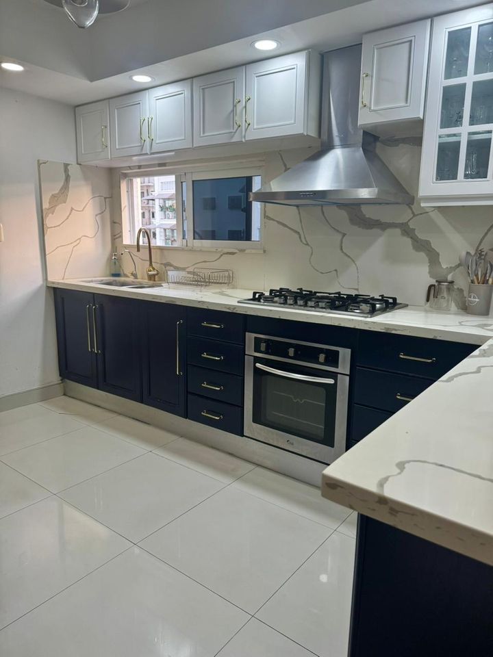 apartamentos - Venta de amplio apartamento ubicado en Serralles