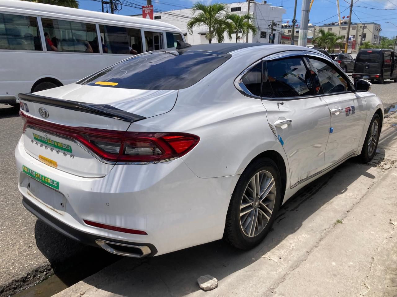 carros - HYUNDAI GRANDEUR 2018 BLANCO 9