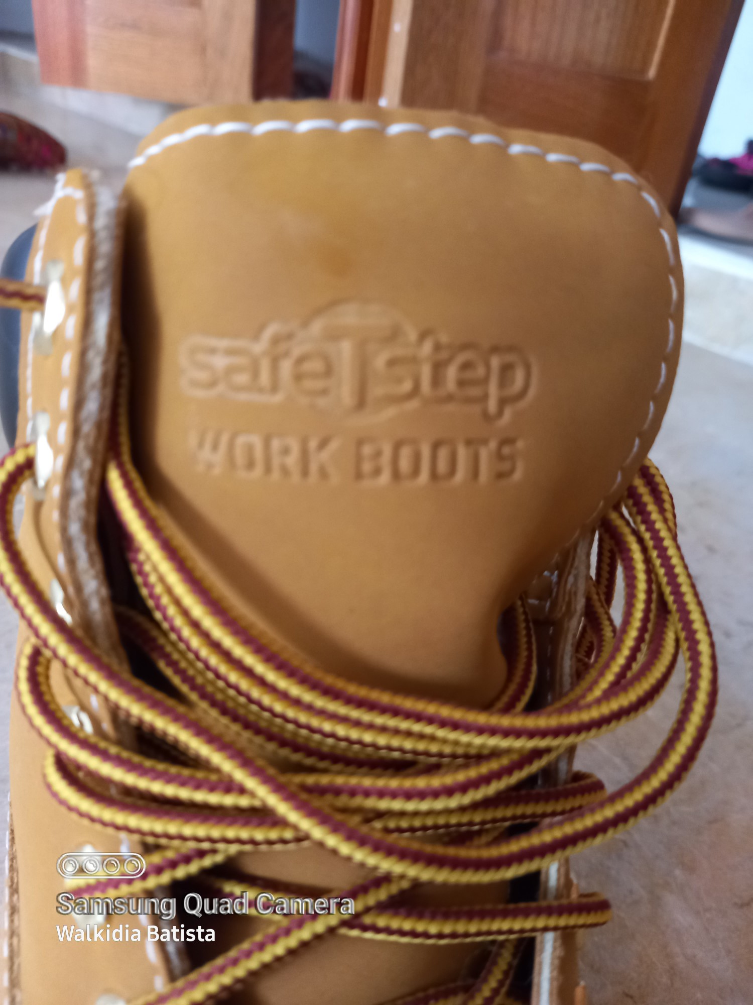 zapatos para mujer - Botas de Mujer. Size 8 1/2. Corre  grande. Le sirve a alguien size 9 o 10. 1