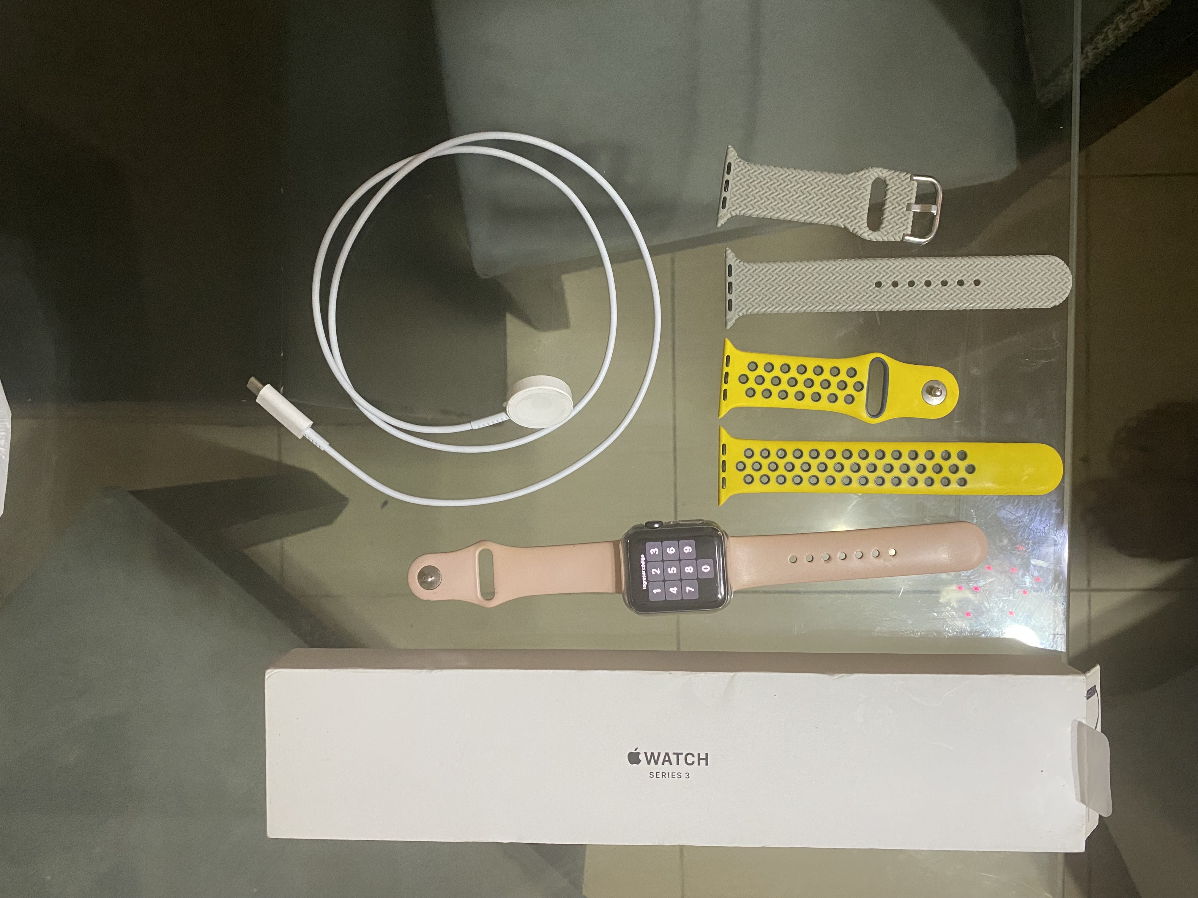 celulares y tabletas - Apple Watch Series 3 42mm 0