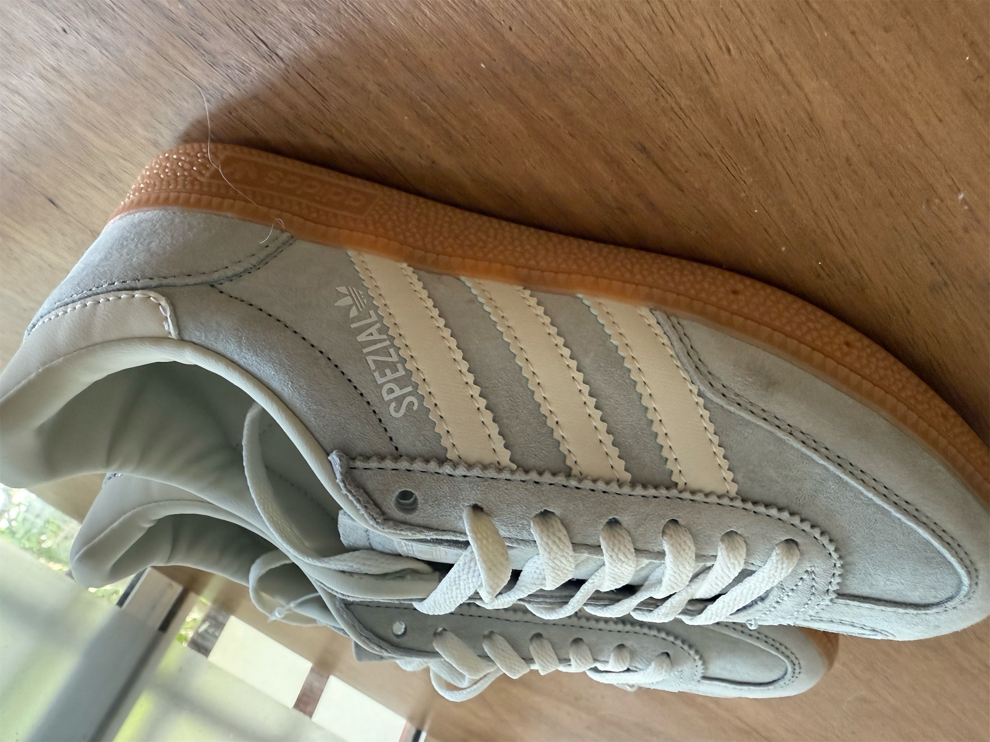 zapatos para mujer - Vendo tenis Adidas Zpezial
Size 6 1