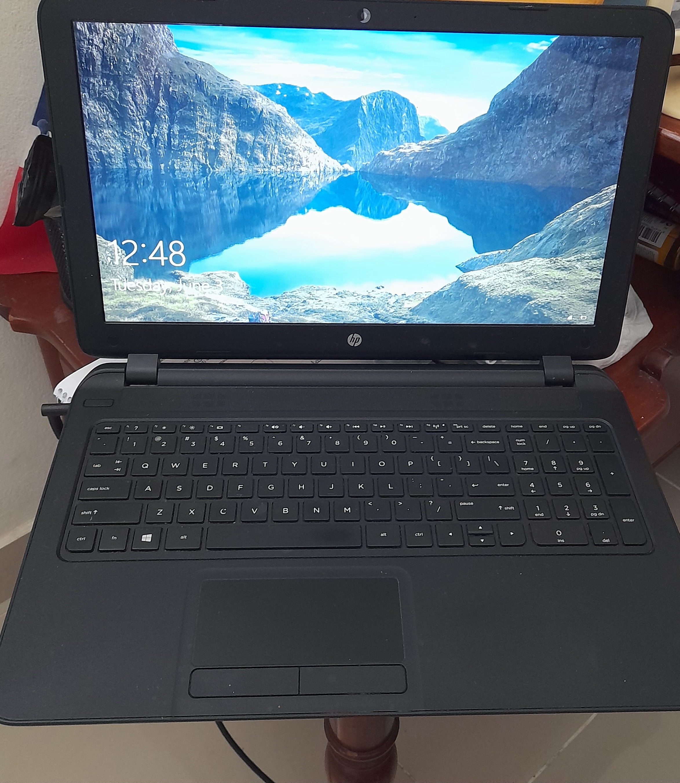 computadoras y laptops - VENDO LAPTOP HP NOTEBOOK 15