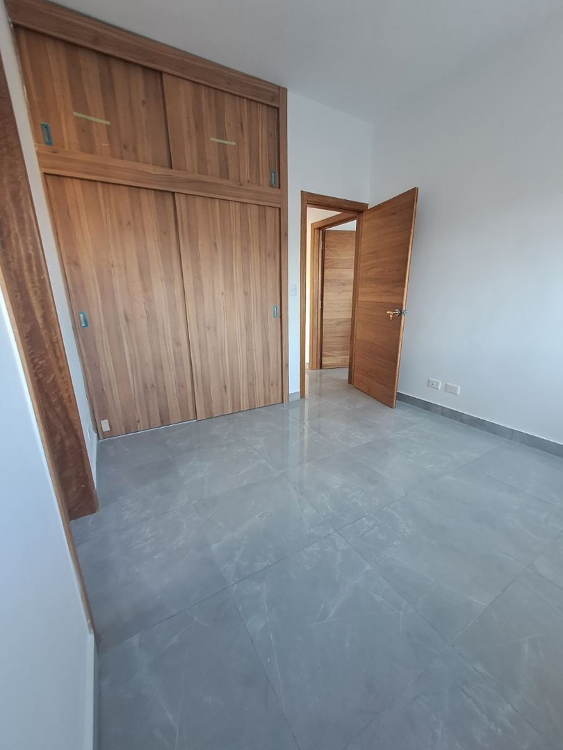 apartamentos - Apartamento nuevo 4to piso en Renacimiento
 3