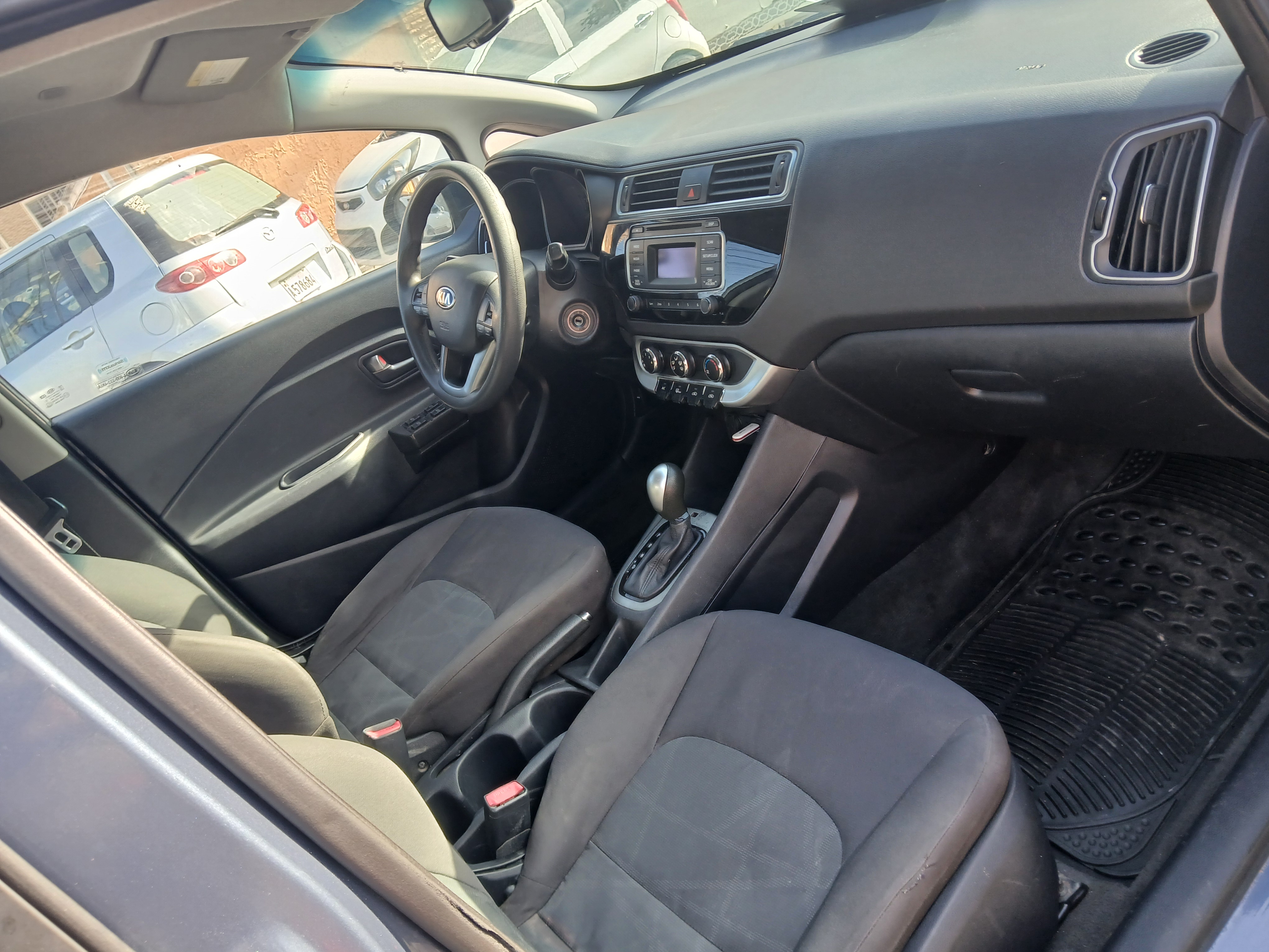 carros - Vendo Kia Rio 2016 de Oferta  3