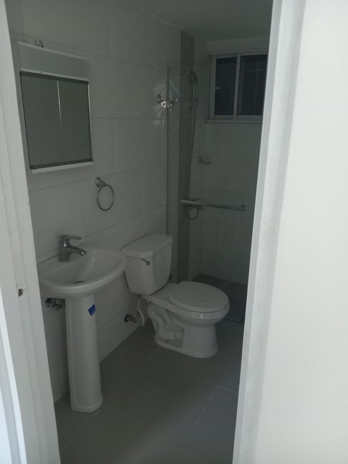 apartamentos - Se vende apartamento en Villas Naco 
km13 Autopista Duarte  4