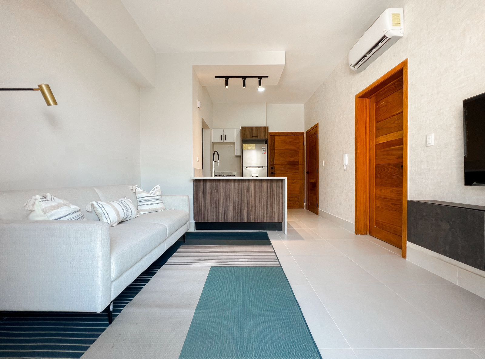 apartamentos - ALQUILO APARTAMENTO DE LUJO EN PIANTINI 7