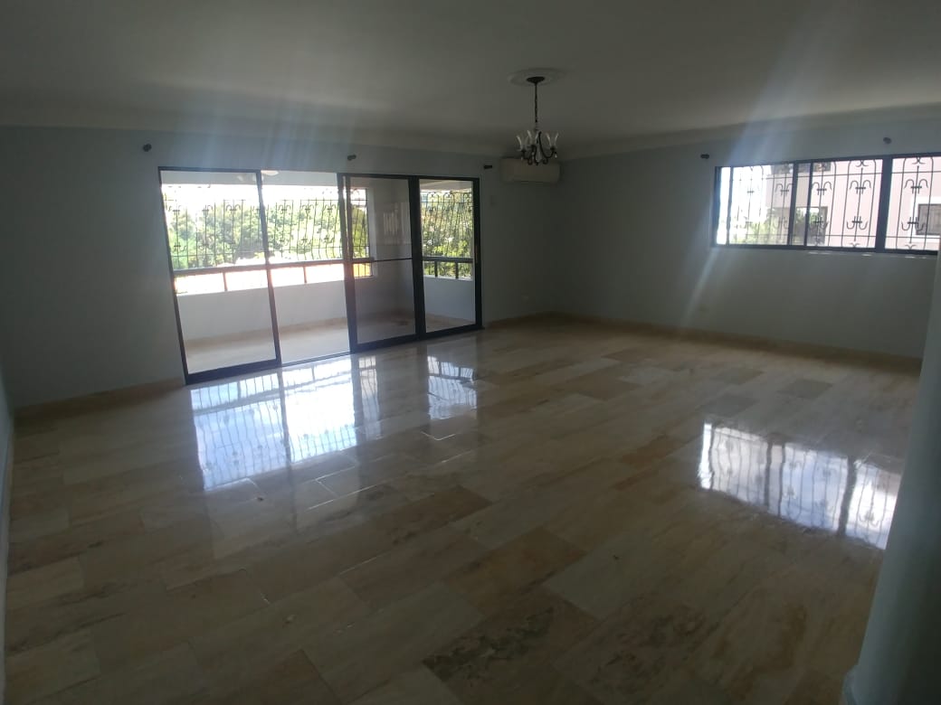 apartamentos -  Bella Vista Apartamento muy Amplio y Remodelado 4