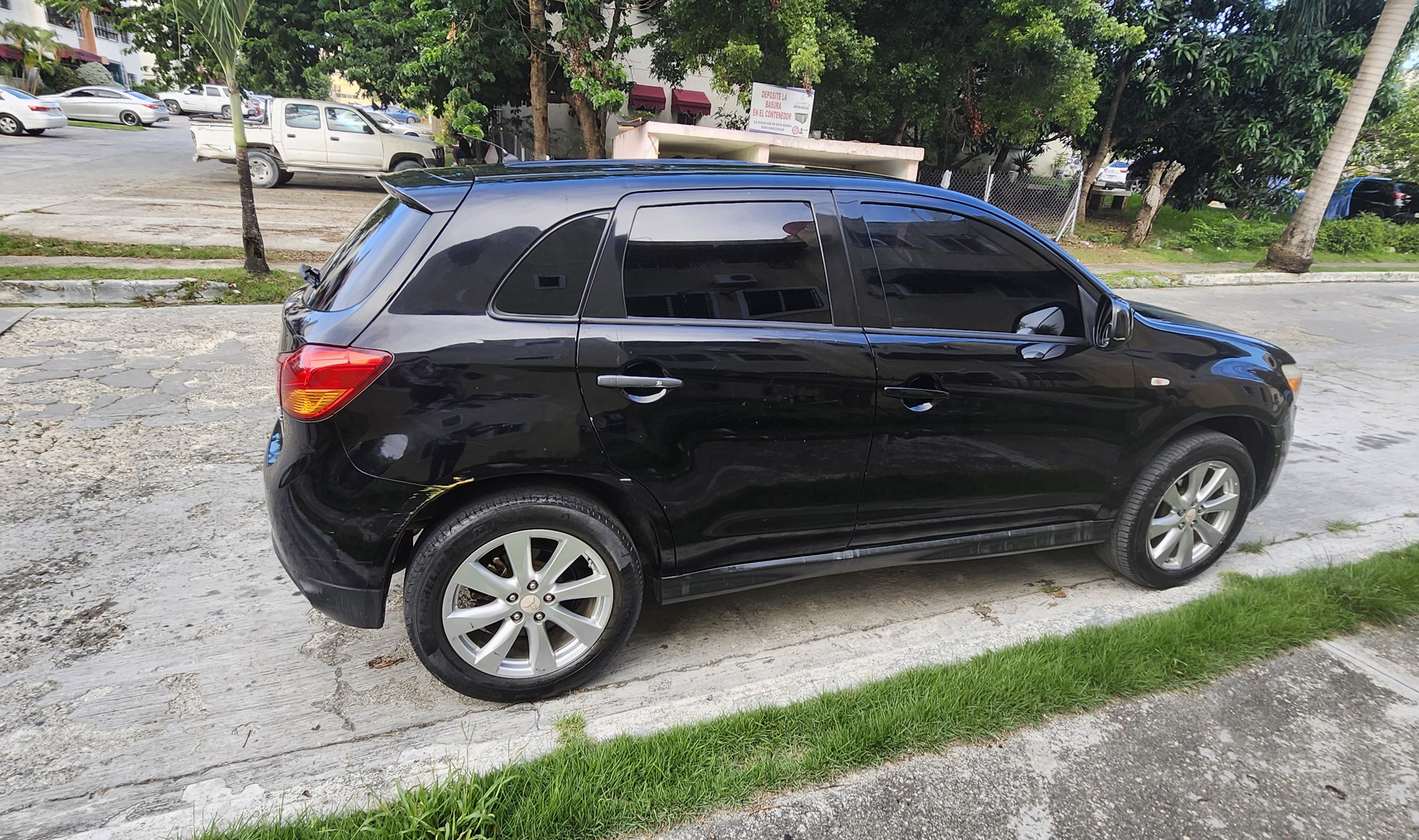 jeepetas y camionetas - Mitsubishi Outlander Sport 2015 1