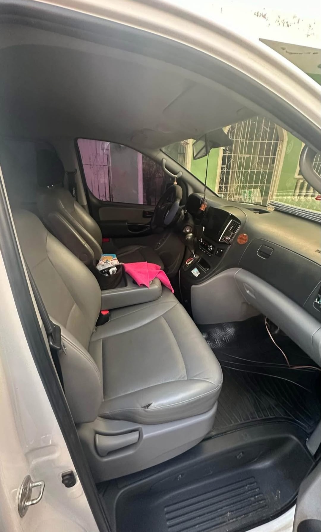 jeepetas y camionetas - Hyundai Starex 2018 5