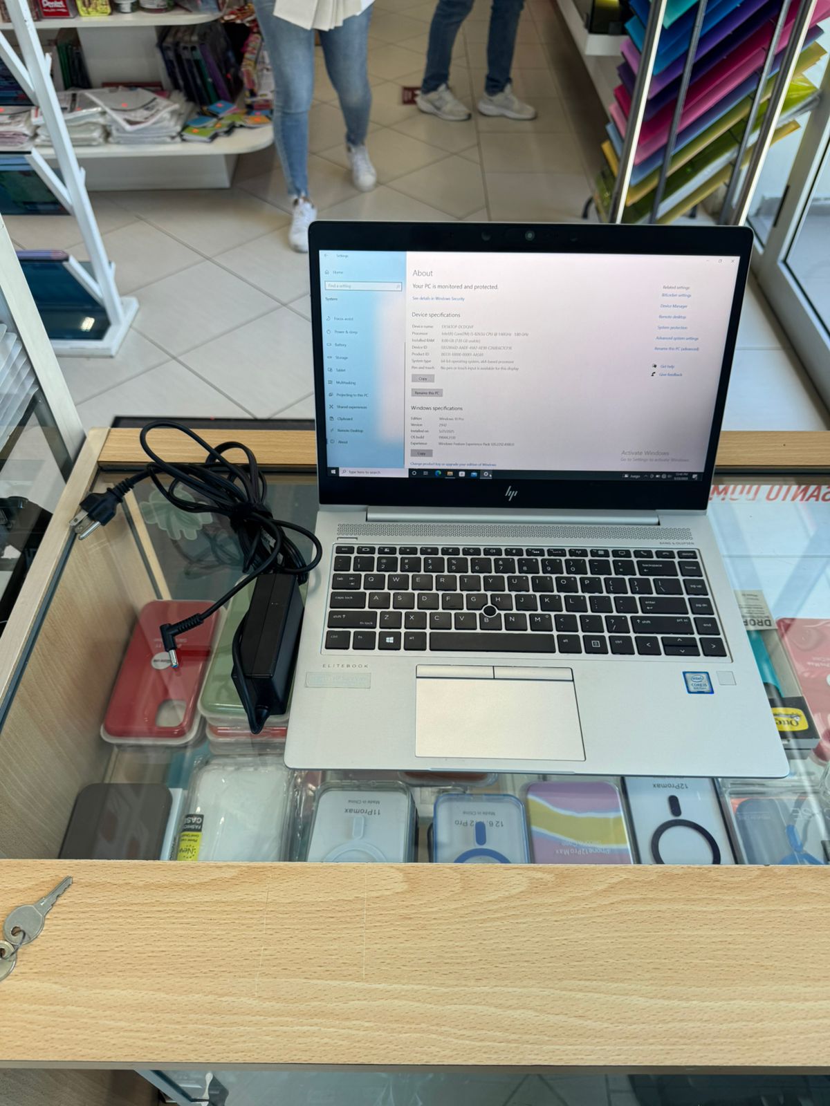 computadoras y laptops - Laptop HP 840 G6 14'' I5 256GB SSD 8GB RAM.