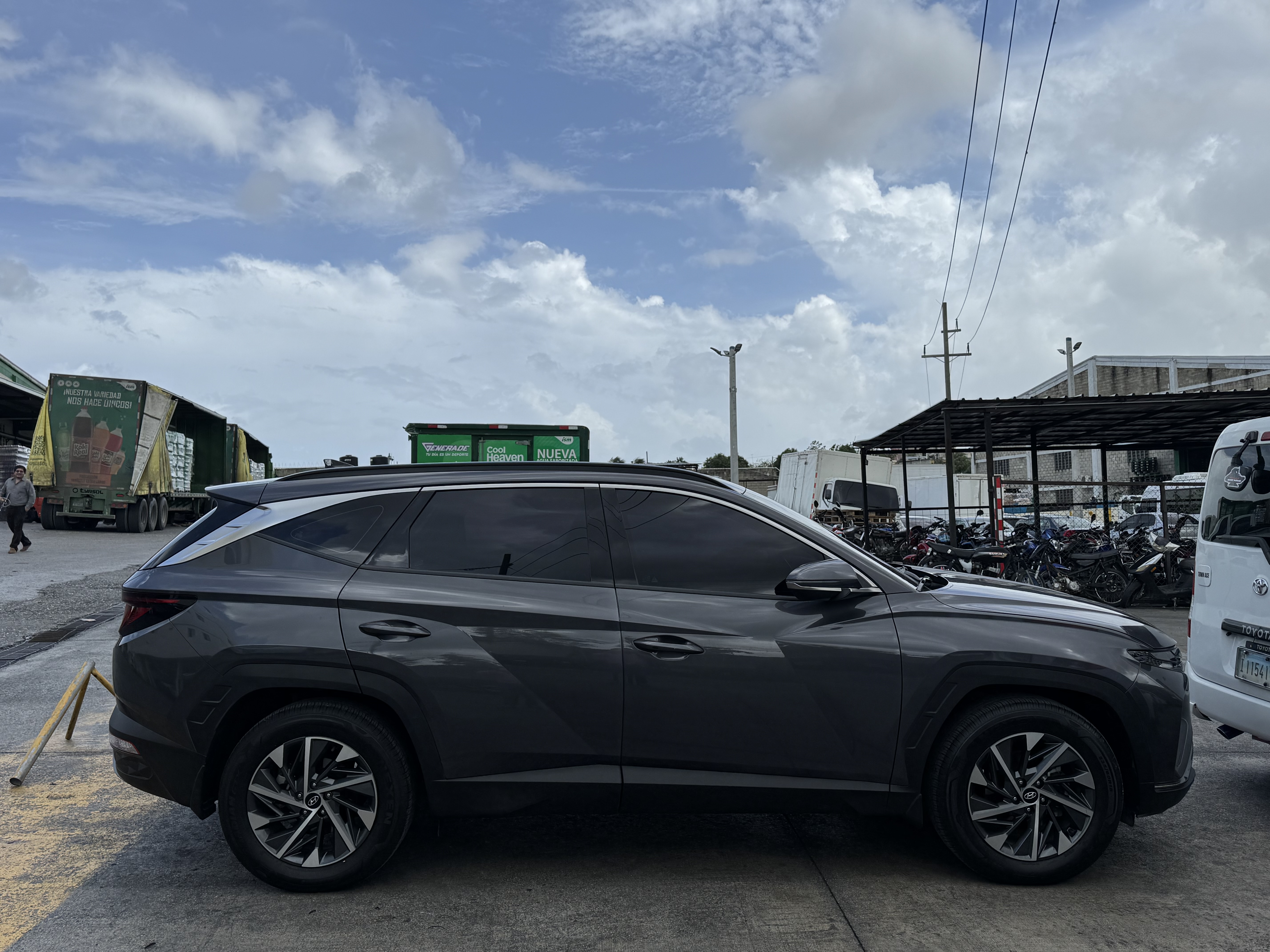 jeepetas y camionetas - Hyundai Tucson Jeep Full 2WD 2022 - magna only 0