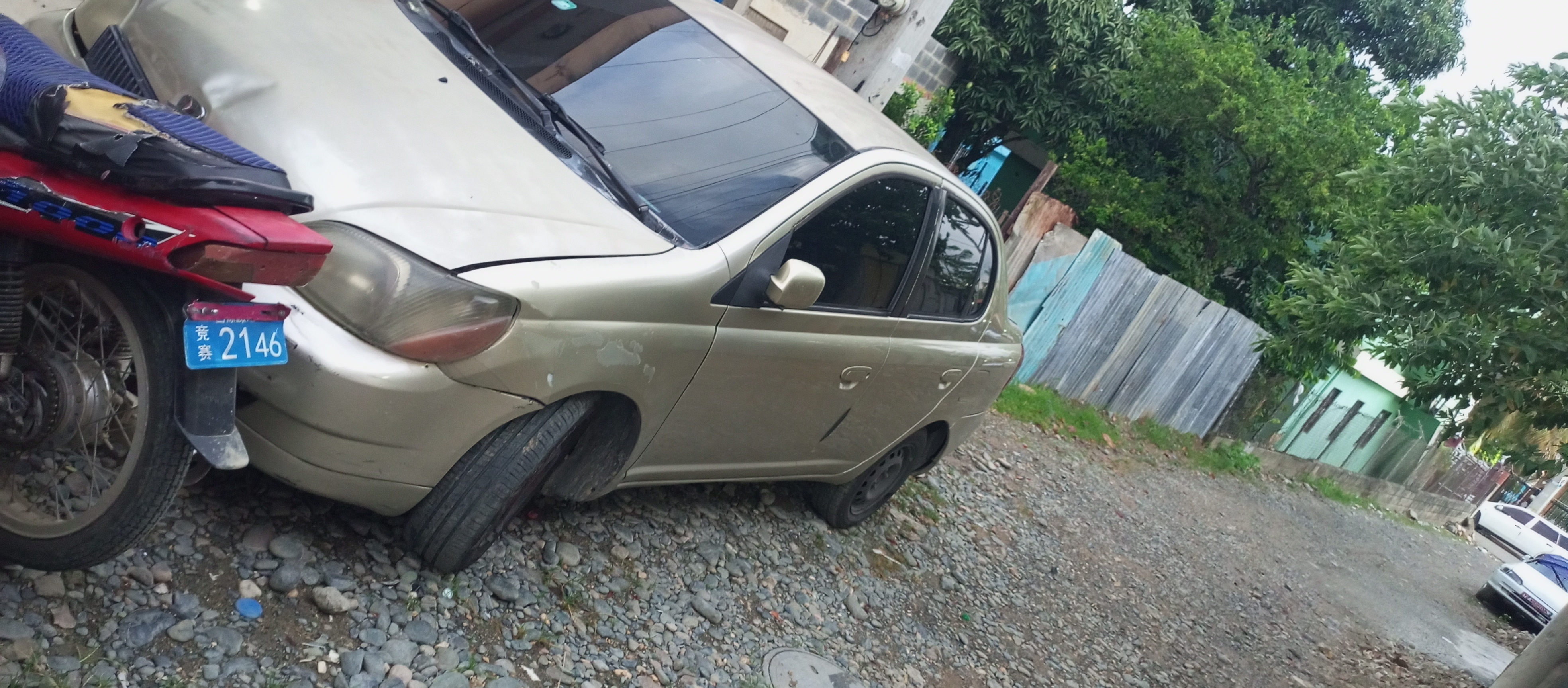carros - Toyota Yaris 2002