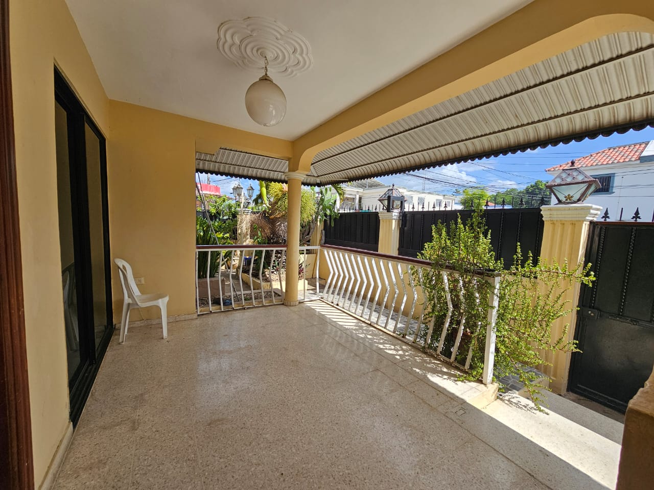 casas - Casa con ApartaEstudio y Locales Comerciales en San Francisco de Macorís Macoris 9