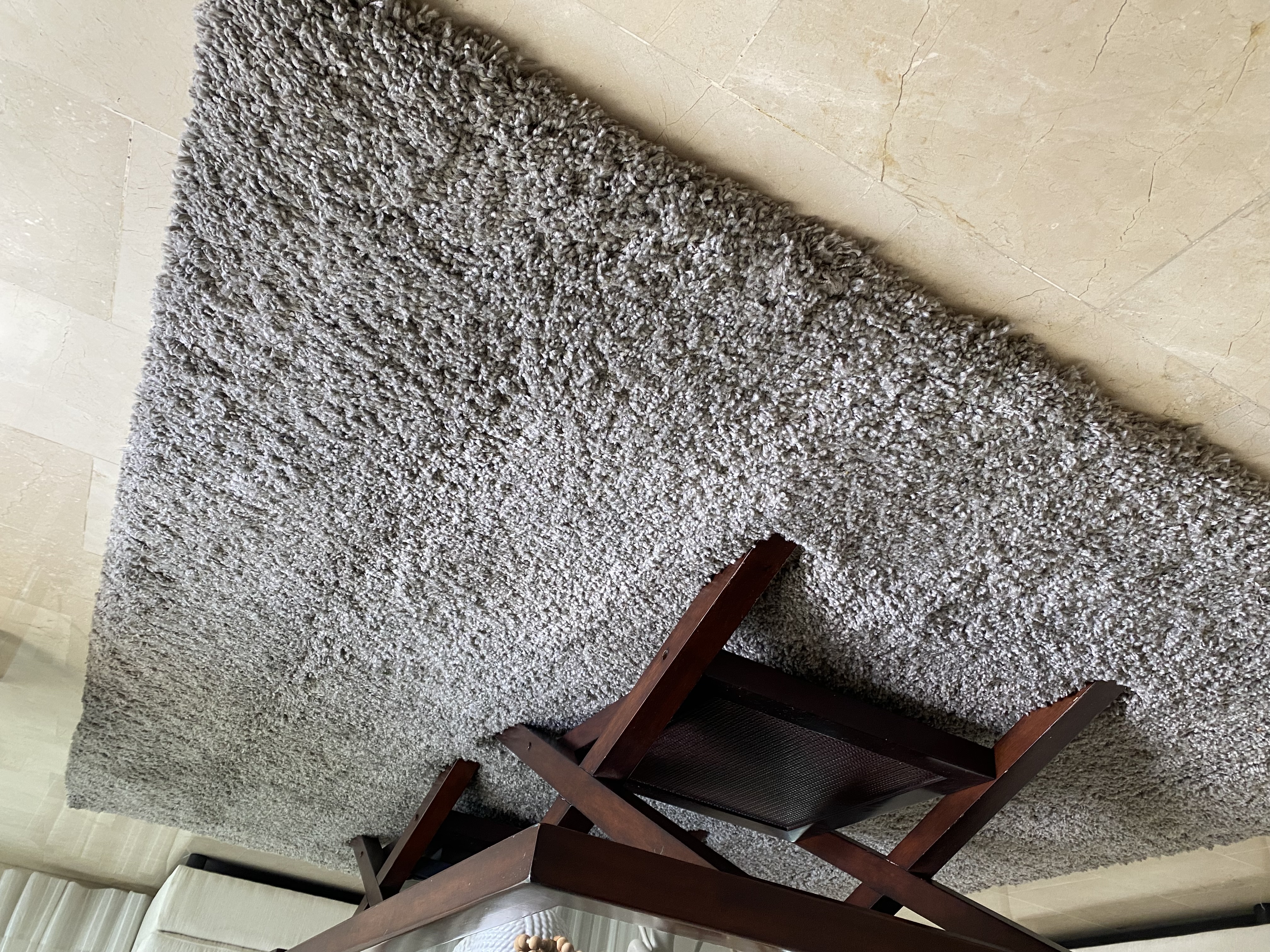 decoración y accesorios - Vendo Alfombra gris y juego de terraza rattan 0